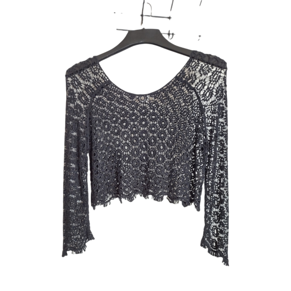 Blk Floral knit cropped long sleeve size m/l